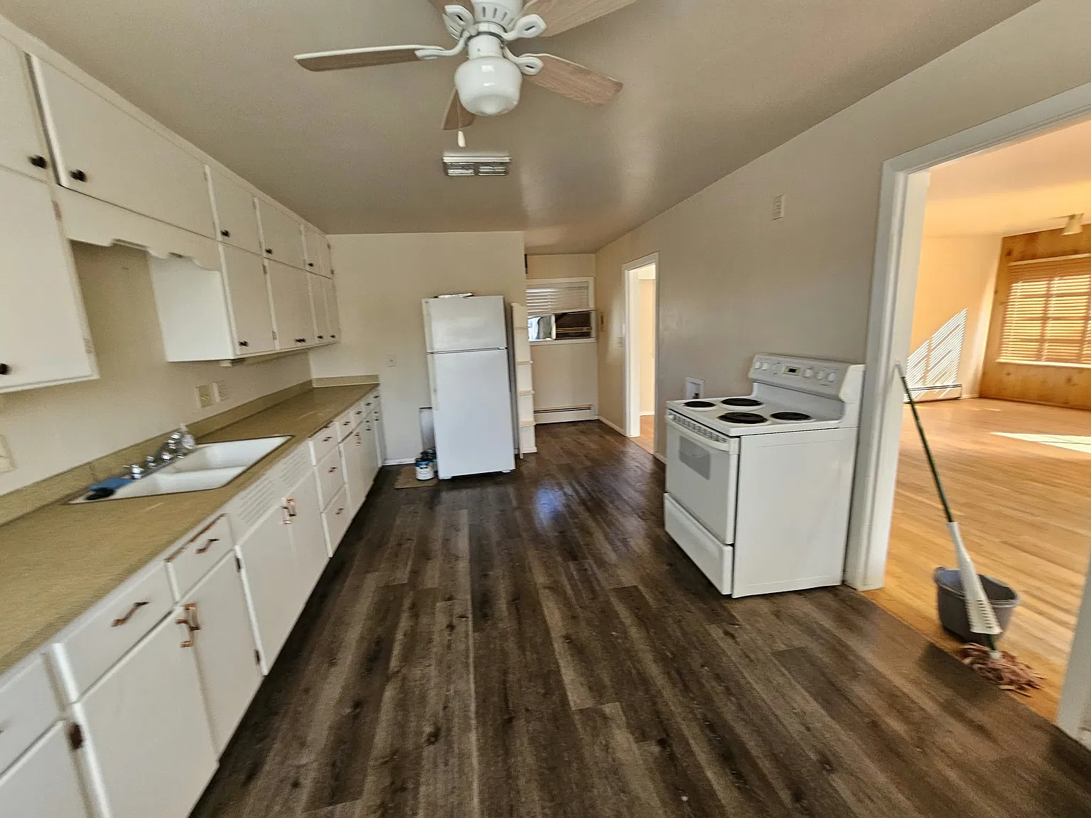 3 bed, 1800 sqft, $2,100 — Photo 2