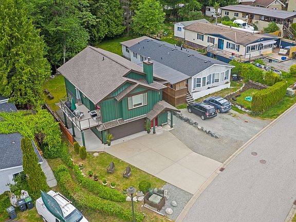 4th image of 746 Crescent