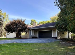 132 Fox Dr, Saint Louis, MI 48880