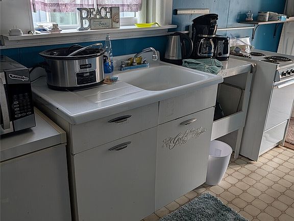4th image of 1004 Ocean Beach Boulevard S