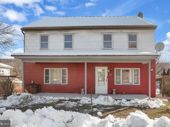 211 Oak St, Lykens, PA 17048