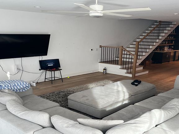 1st Floor Living room