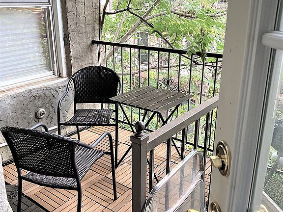 2nd image of 325 Stanhope St #3B