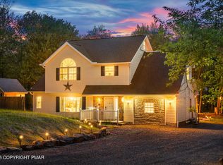 1143 Horizon Dr, Long Pond, PA 18334