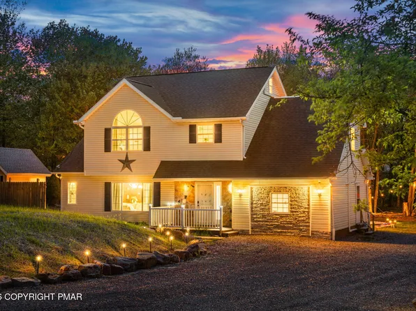 1143 Horizon Dr, Long Pond, PA 18334