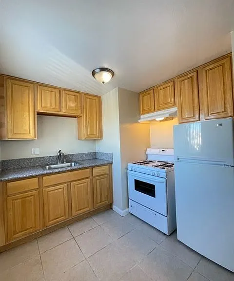 2600 W 8th Street — Photo 21