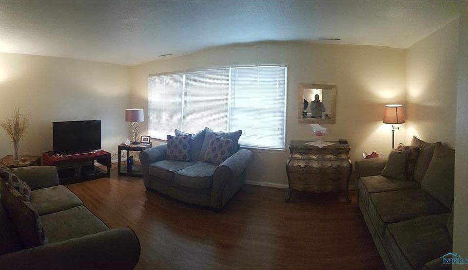 2nd image of 4634 W Sylvania Ave APT 6