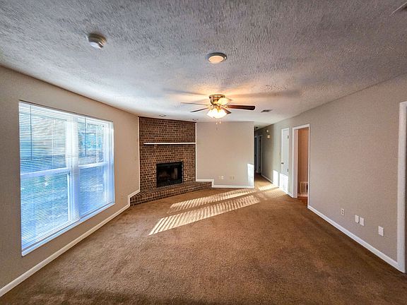 2nd image of 1109 Sussex Ln