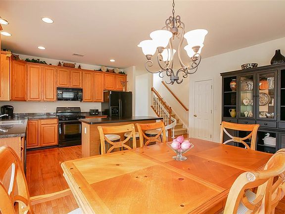 5th image of 118 Kensington Dr