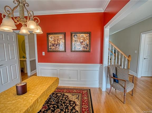 4th image of 2907 Greenmont Cir