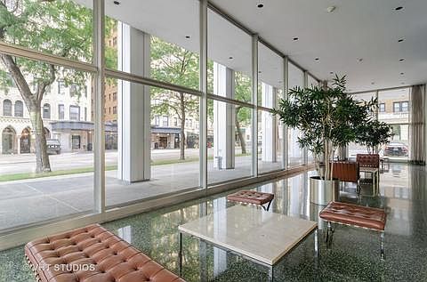 5th image of 2400 N Lakeview Ave APT 302