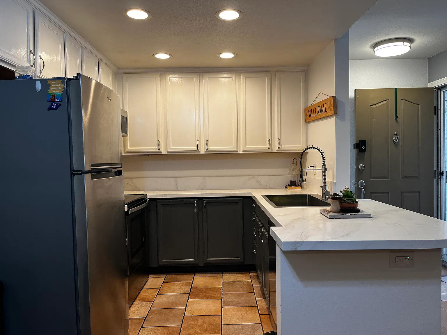 2 bed, 802 sqft, $2,500 — Photo 4
