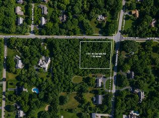 1151 W Old Mill Rd, Lake Forest, IL 60045