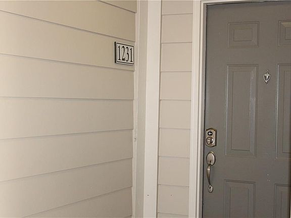 4th image of 833 Old Greenville Hwy APT 1231
