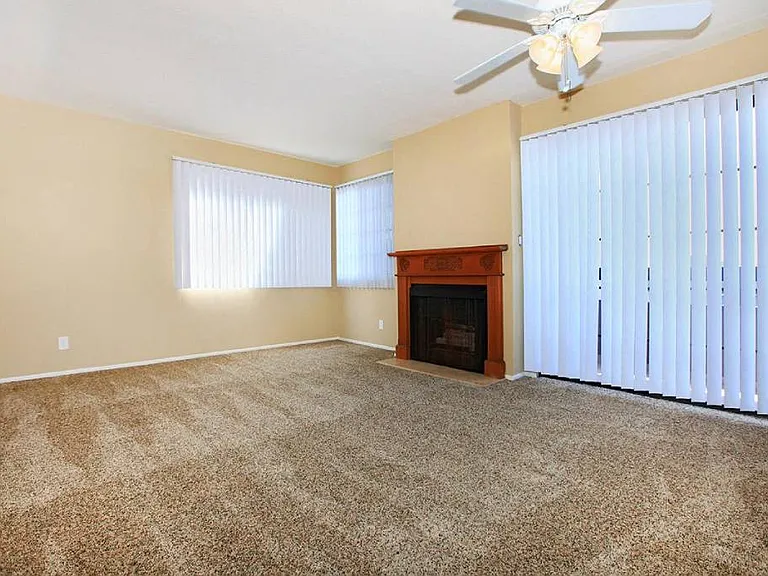 Savoy West Apartments — Photo 19