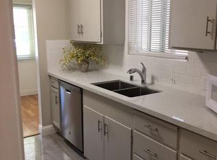 118 Kittoe Dr, Mountain View, CA 94043