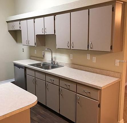 4th image of 330 Betty Ln