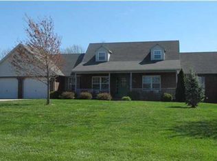 842 S University Dr, Jasper, IN 47546
