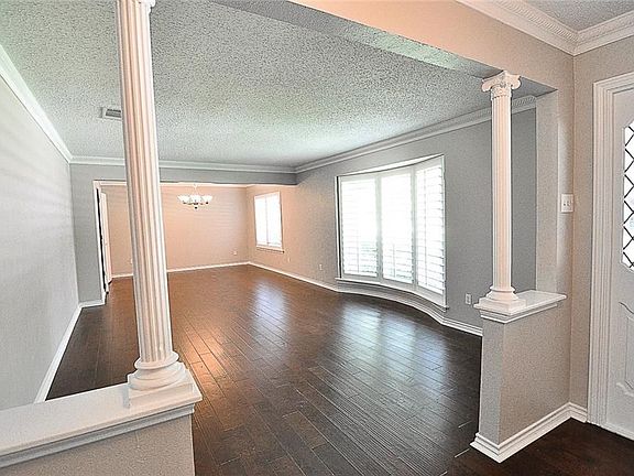 4th image of 7142 Blairview Dr