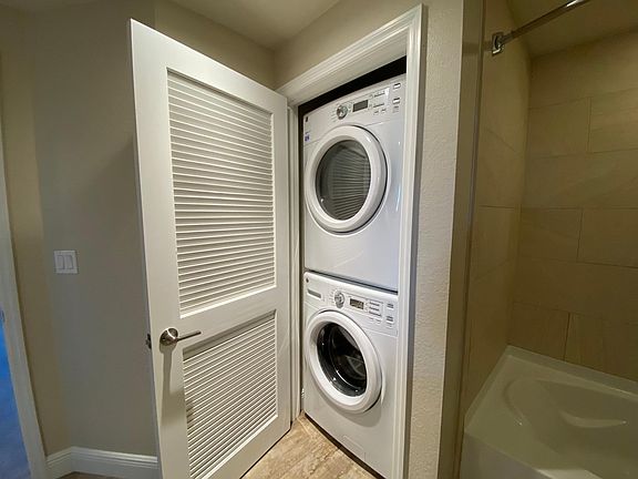 5th image of 1701 SE 17th St #534