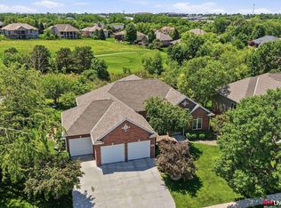 8601 Augusta Dr, Lincoln, NE 68526
