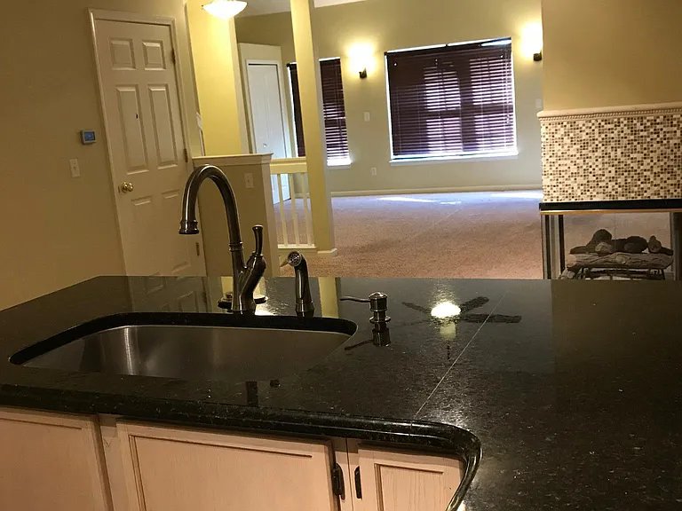 4242 Maple St — Photo 11