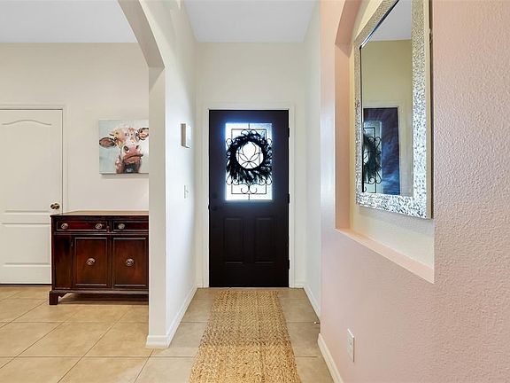 5th image of 732 Arbor Pointe Ave