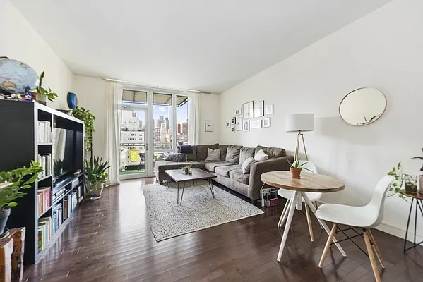 Rented by Compass | media 23