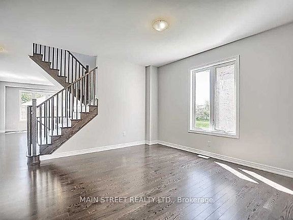 3rd image of 1283 Blackmore St E