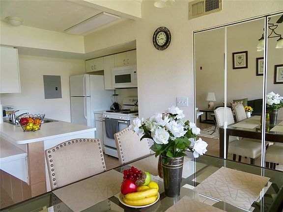 5th image of 3150 Tamarind Cir