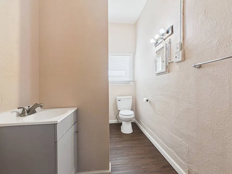 309 Broad St — Photo 16