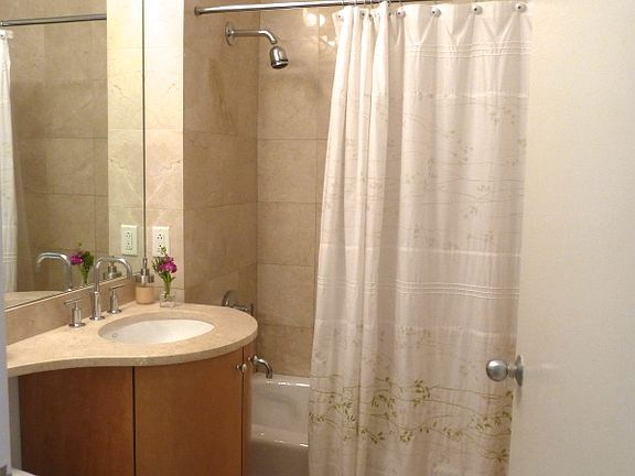 5th image of 222 E 34th St APT 814