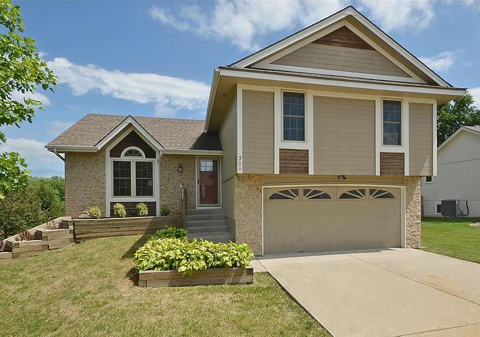 1st image of 504 Newport Dr