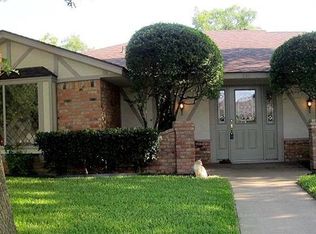 330 Mantlebrook Dr, Desoto, TX 75115