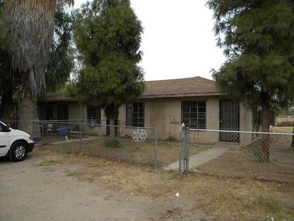 5th image of 22600 Ellis Ave APT 5