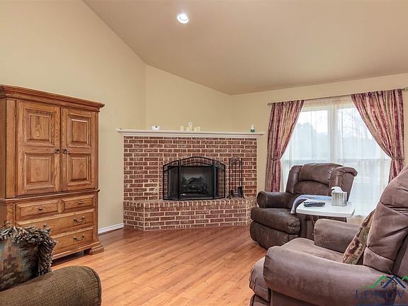 4th image of 808 Fleetwood Dr