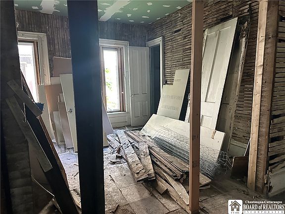 3rd image of 52 McKinley Ave