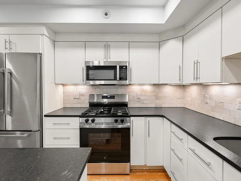 157 Hancock St #2 — Photo 6