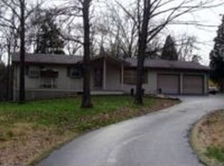11369 Woodland Hills Rd, Marion, IL 62959