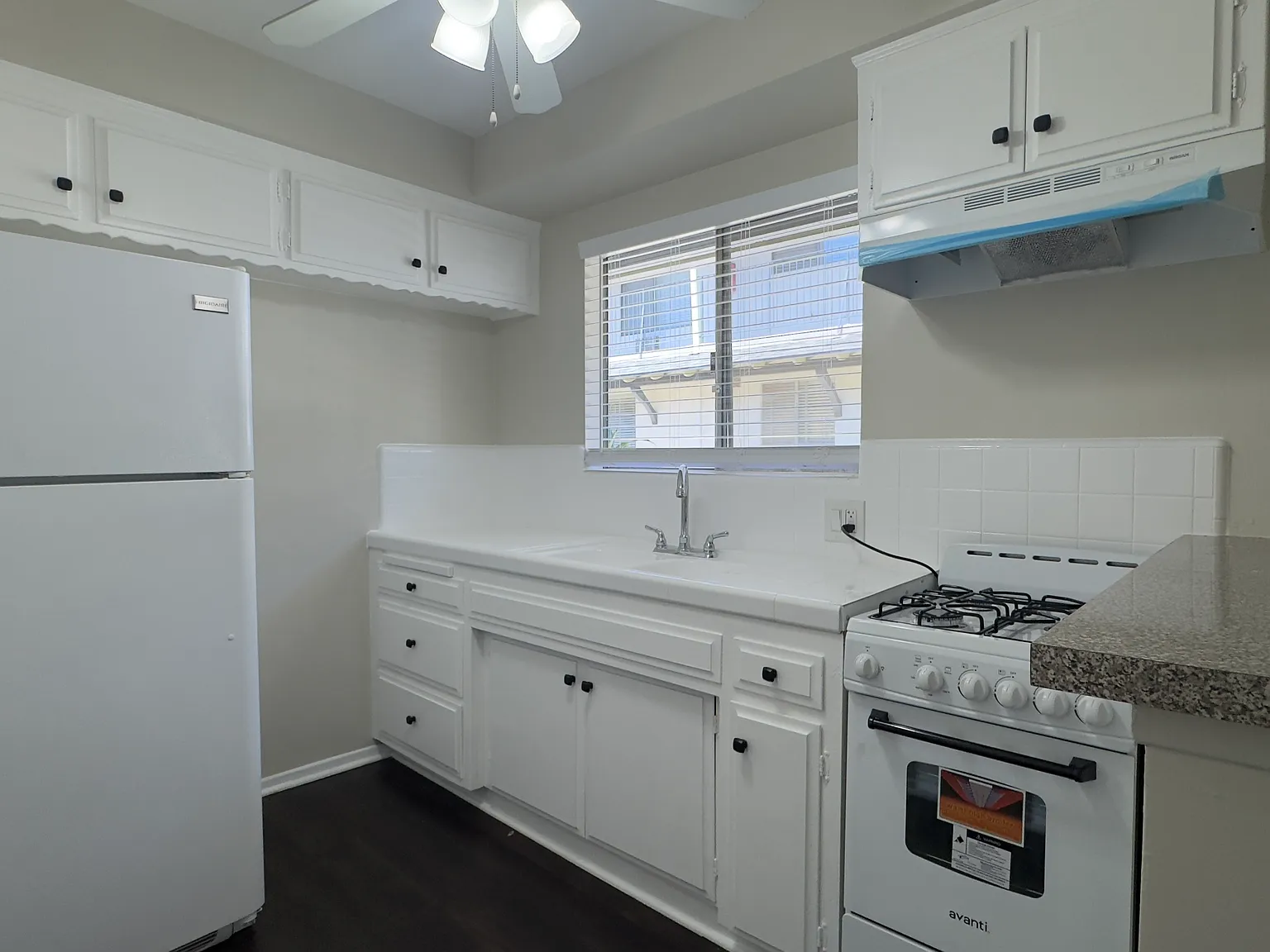 3 bed, 1159 sqft, $2,525 — Photo 4