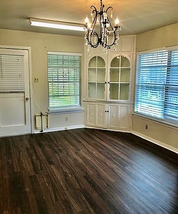 5th image of 244 W Mayfield Blvd