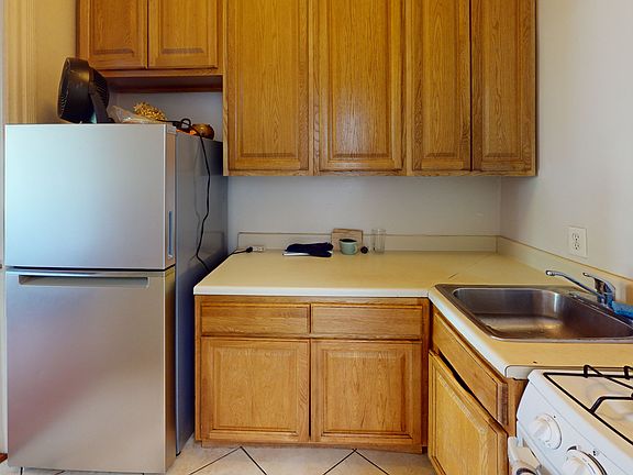 3rd image of 317 W 104th St APT 3R