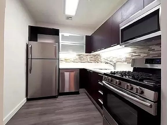 3rd image of 46 W 14th St #3S