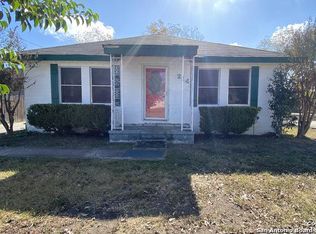 214 W Wright Blvd, Universal City, TX 78148