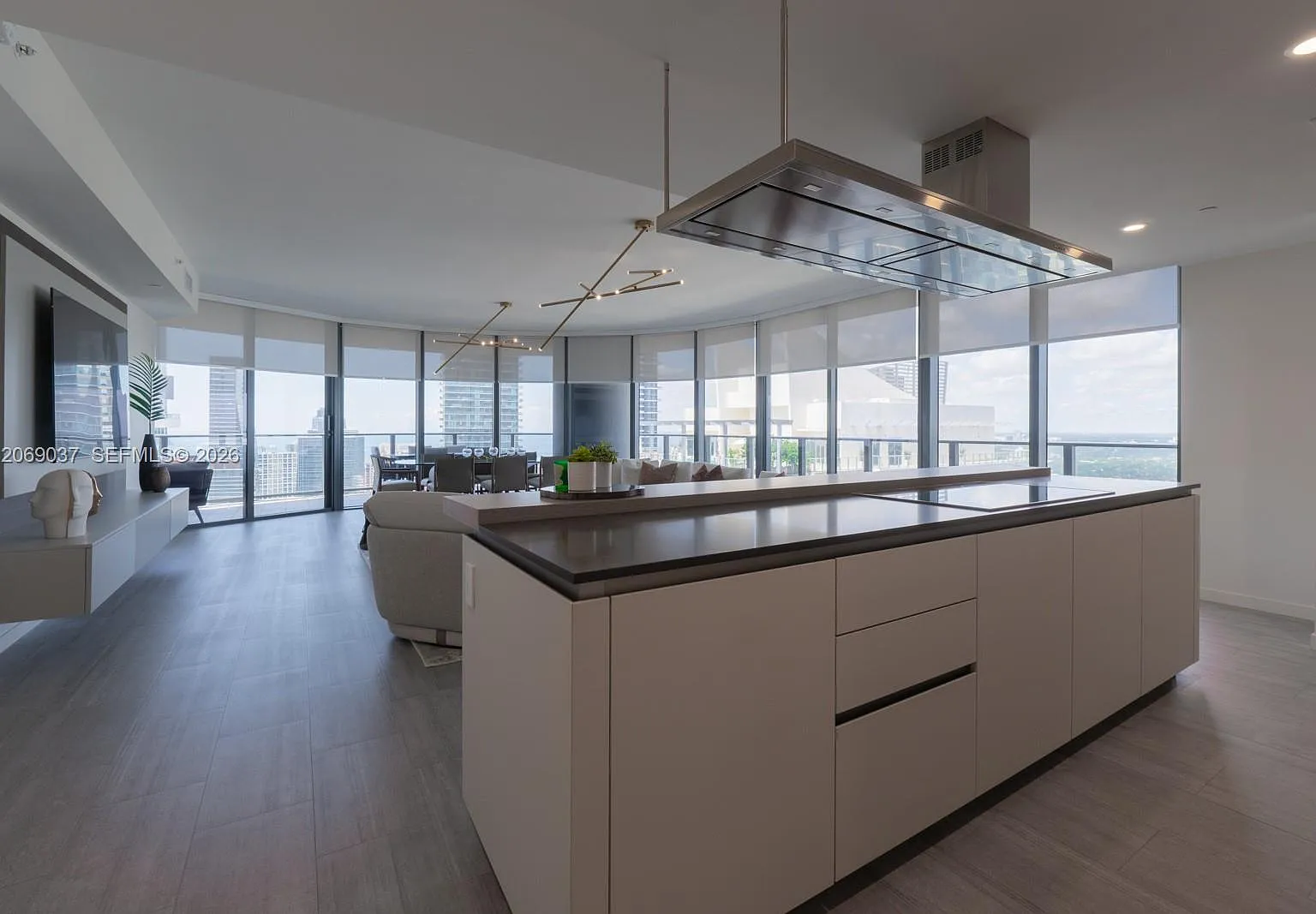 Brickell Flatiron Condo — Photo 4