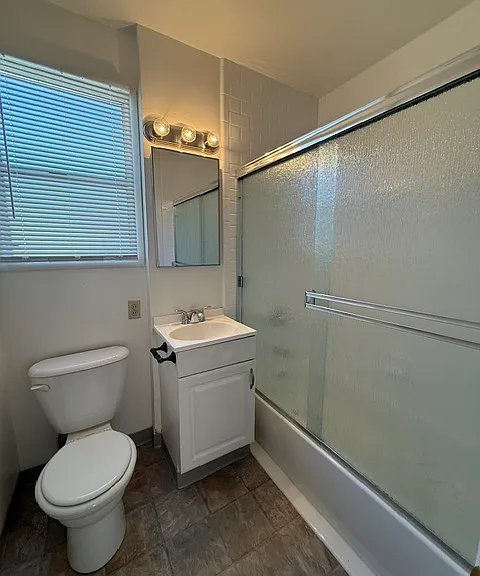 370 Estudillo Ave #10 — Photo 11