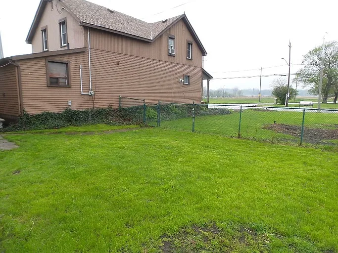 2 bed, 2.0 bath, 1350 sqft, $2,375 — Photo 2
