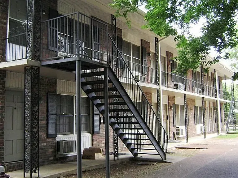 604 N Wood Ave #1-10 — Photo 3