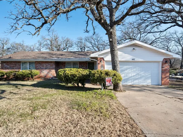 602 Woodlawn Dr, Keene, TX 76059