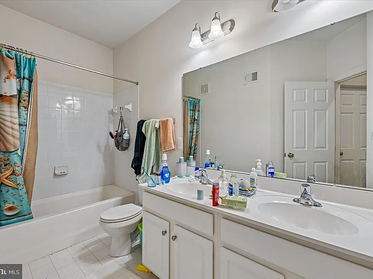 5722 Callcott Way #B — Photo 20